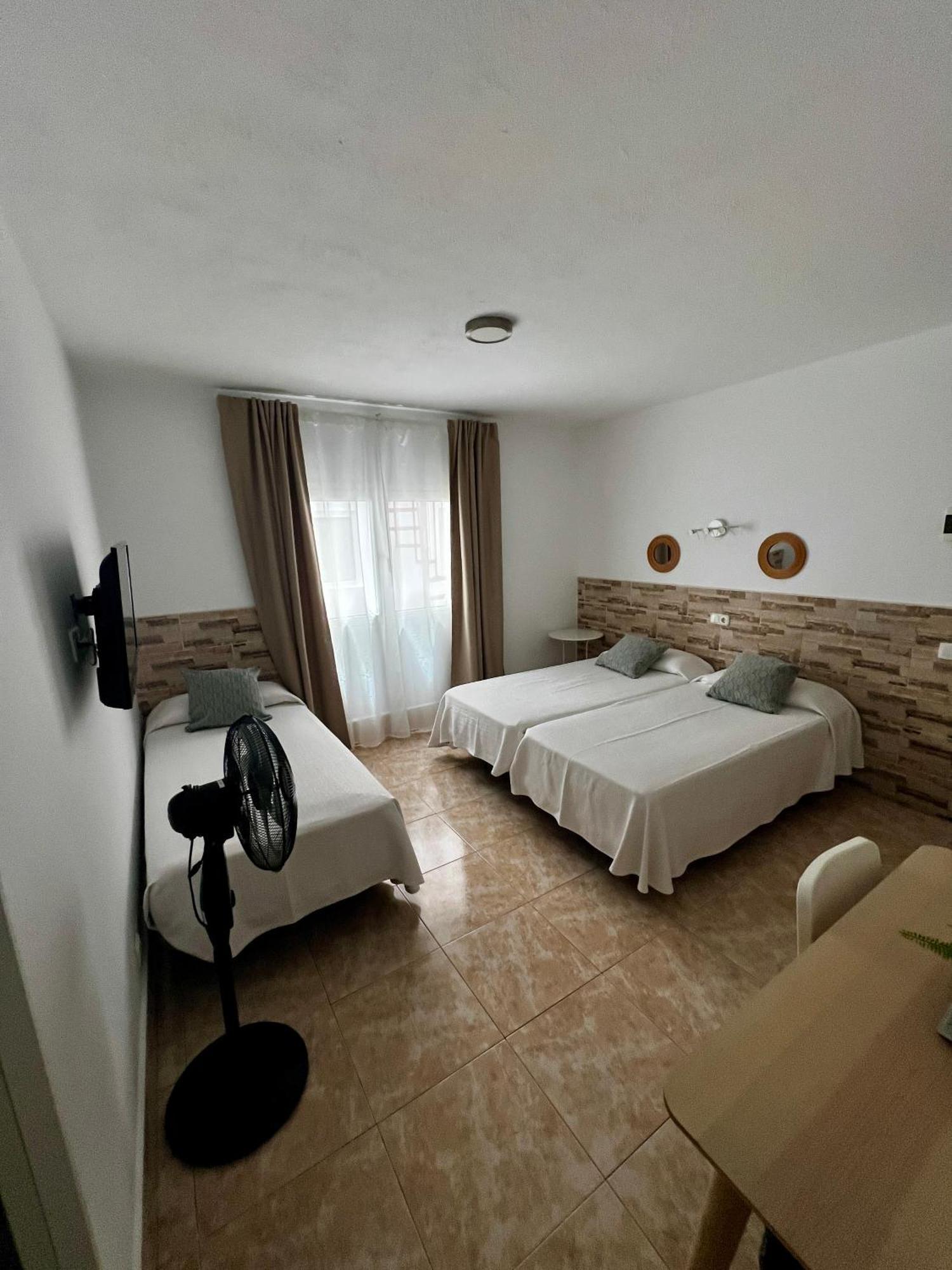 Hostal Residencia Cardona Arrecife  Exterior foto