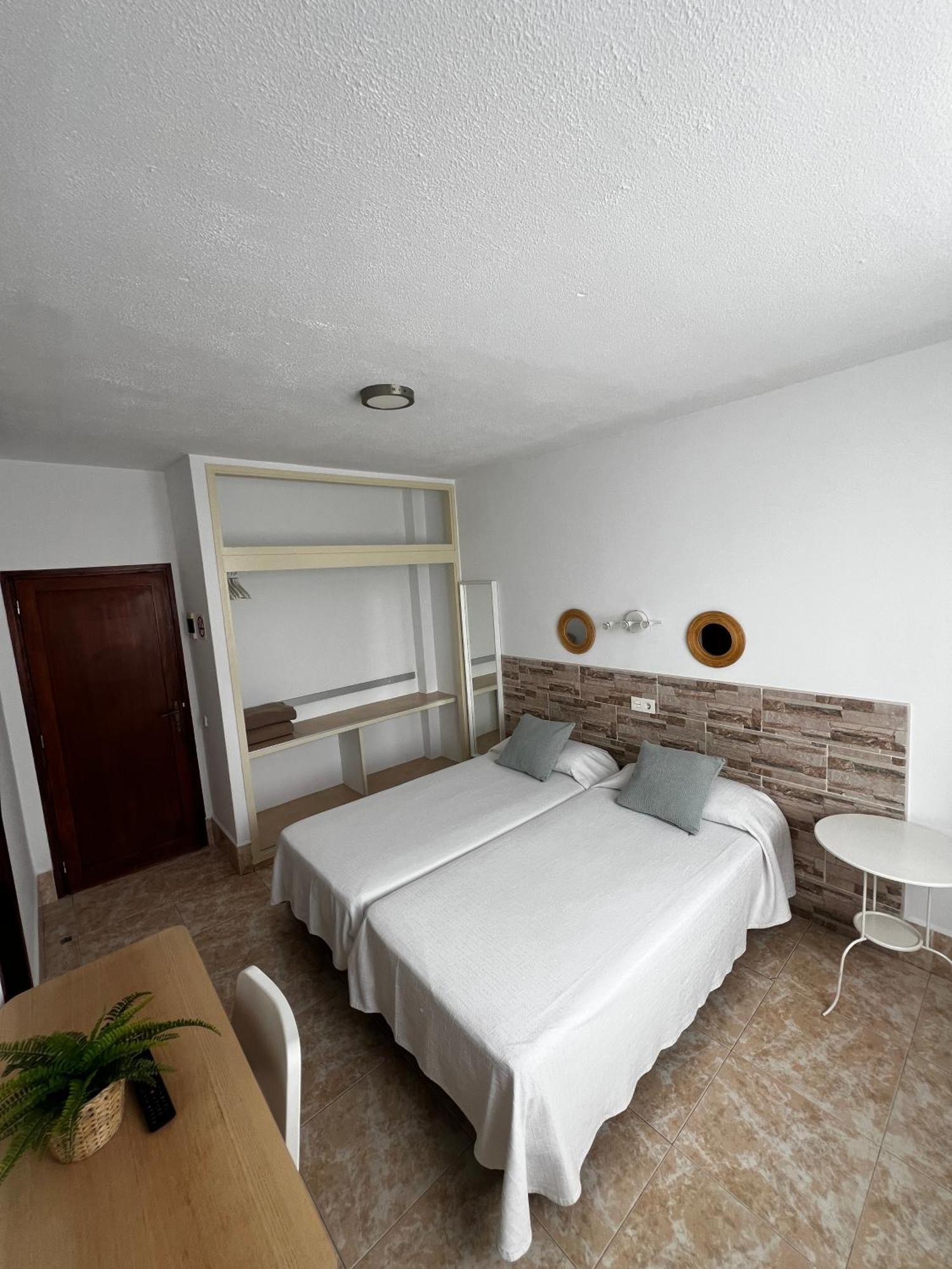 Hostal Residencia Cardona Arrecife  Exterior foto
