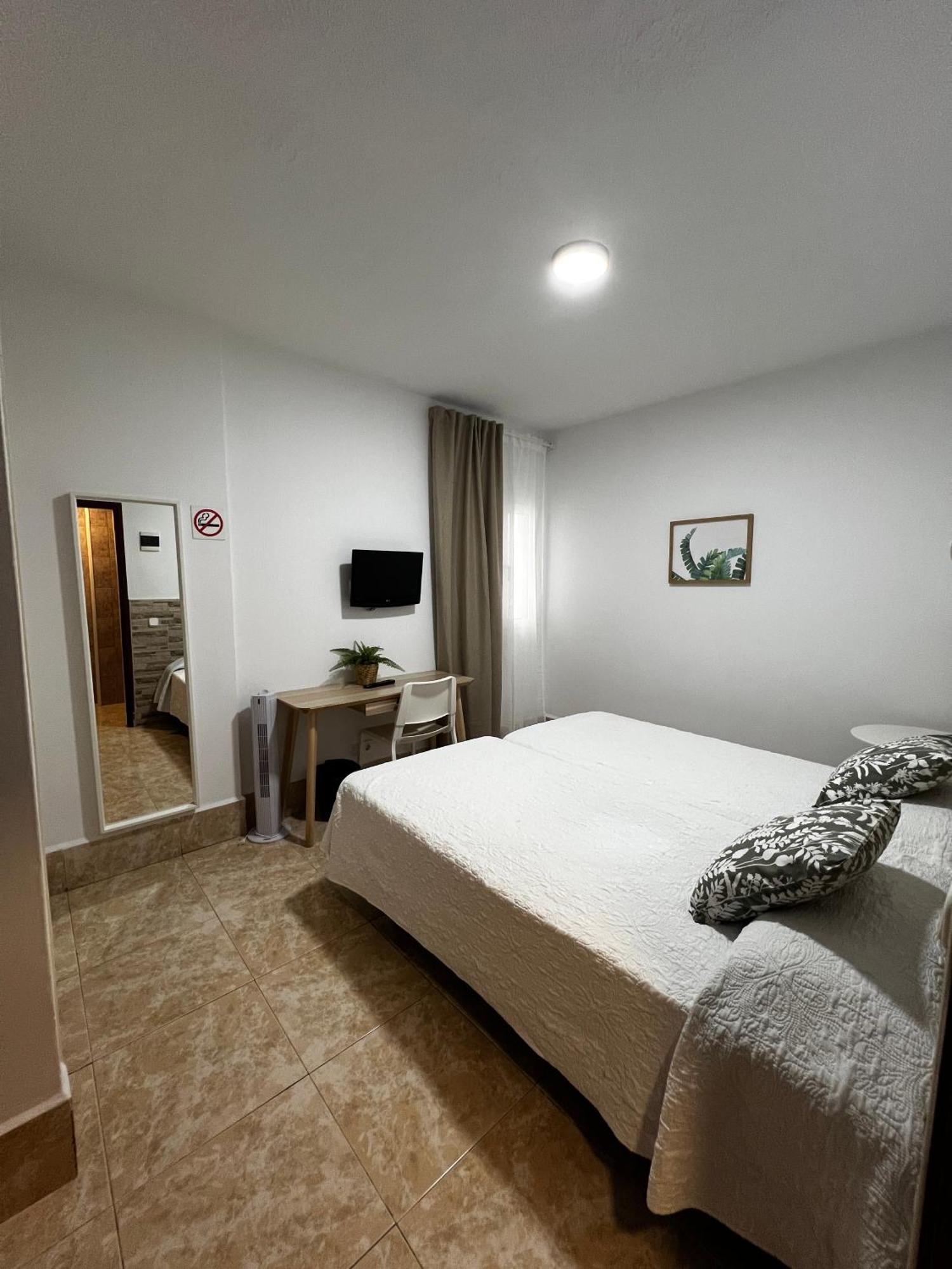 Hostal Residencia Cardona Arrecife  Exterior foto