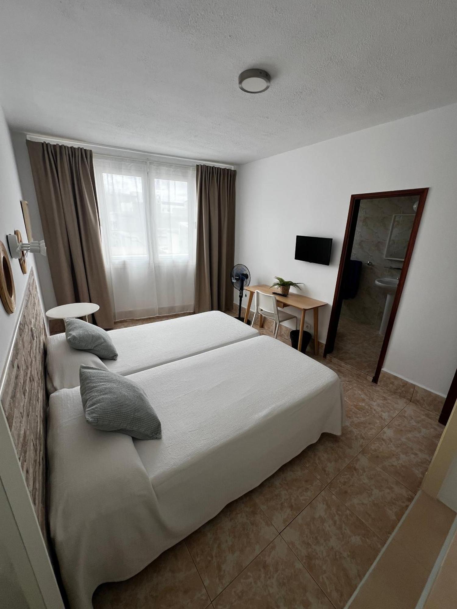 Hostal Residencia Cardona Arrecife  Exterior foto
