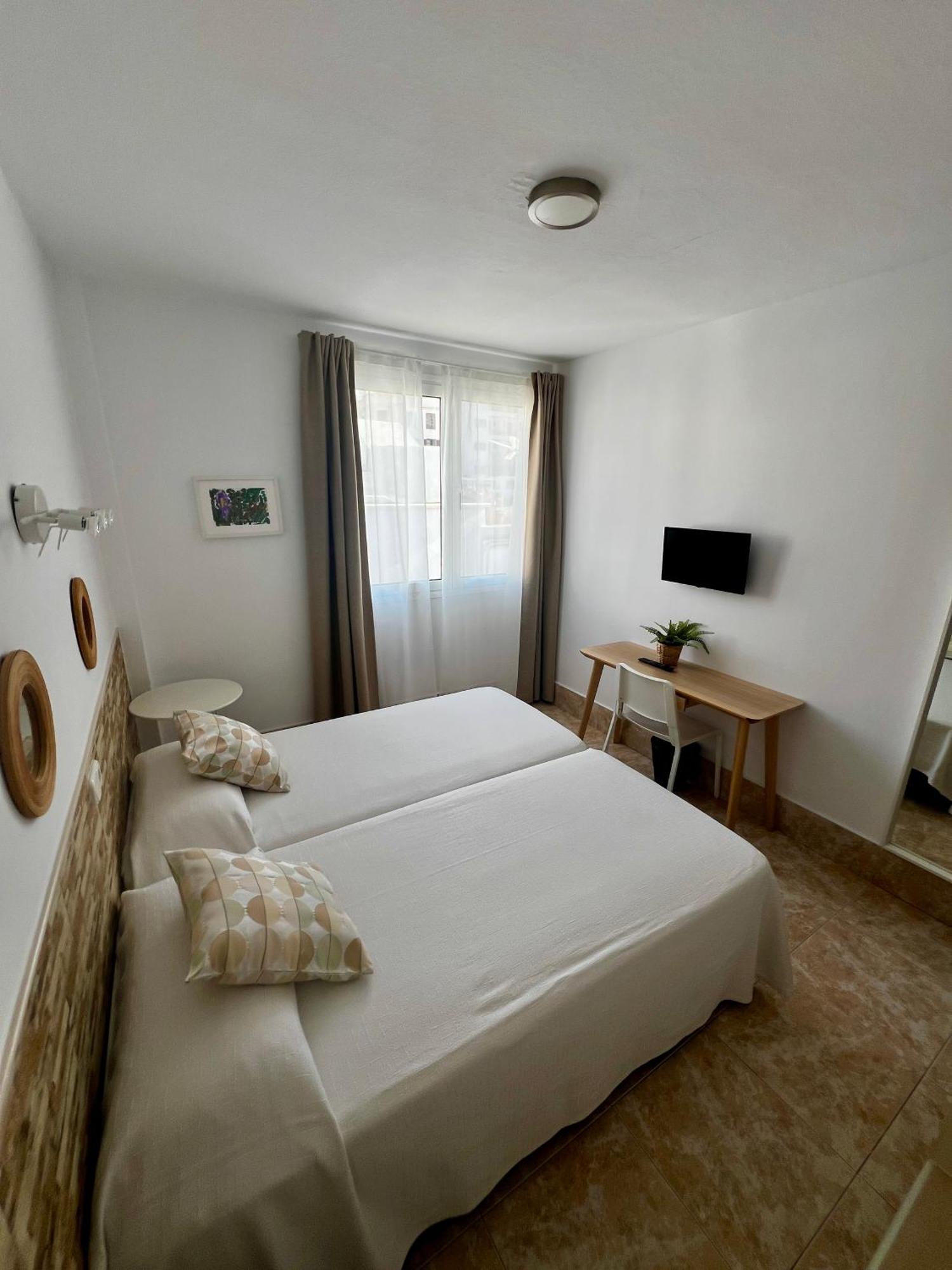 Hostal Residencia Cardona Arrecife  Exterior foto