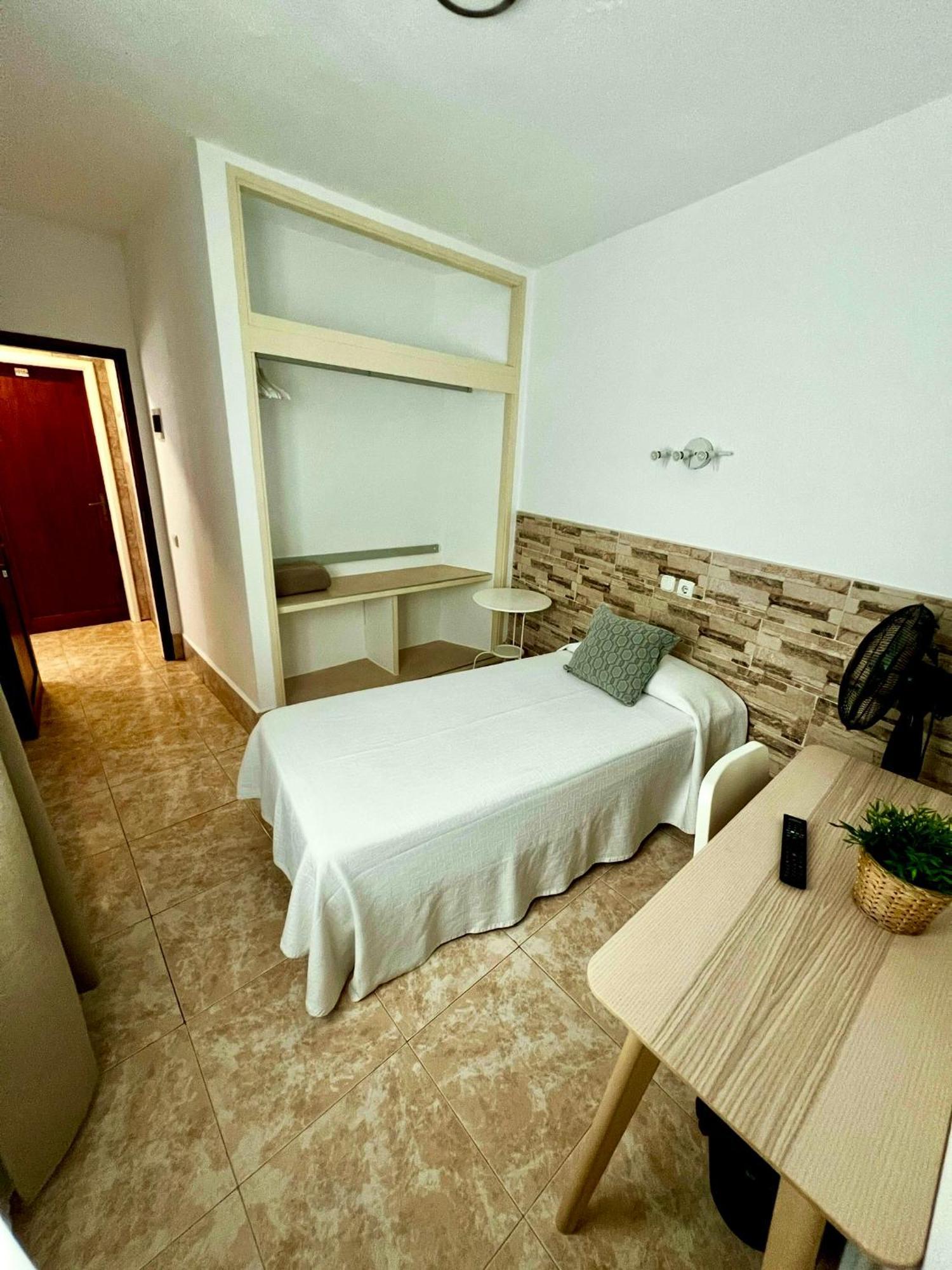 Hostal Residencia Cardona Arrecife  Exterior foto